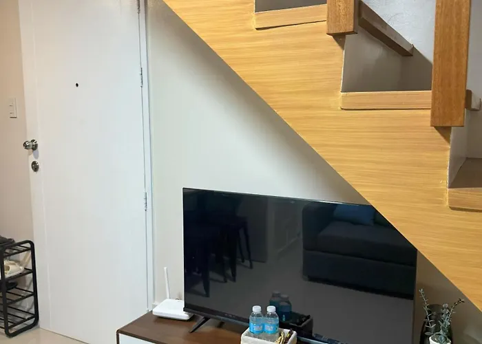 Family Loft Unit In Bgc The High Street Bed & Breakfast Manila