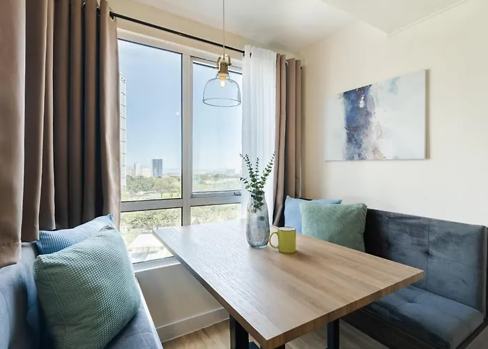 Family Loft Unit In Bgc The High Street Bed & Breakfast 4*