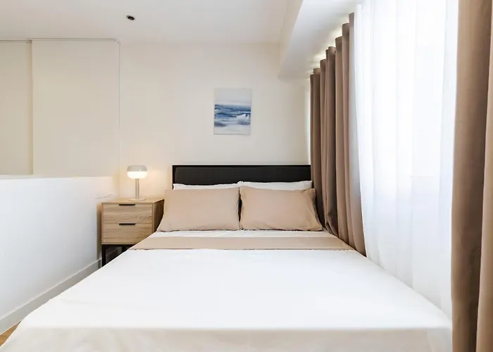 Family Loft Unit In Bgc The High Street Bed & Breakfast Manila