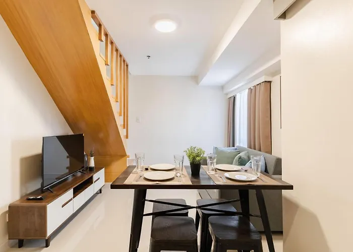 Family Loft Unit In Bgc The High Street Bed & Breakfast 4*